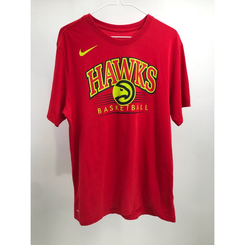 The Nike Tee Atlanta Hawks Red Dri-Fit Short Sleeve T-Shirt L